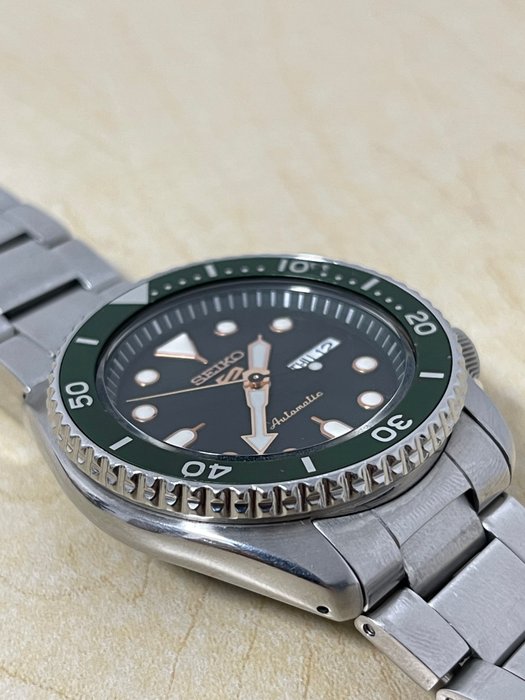 Seiko - 5 Sport SKX - Ingen mindstepris - SRPD63K1 - Mænd - 2011-nu