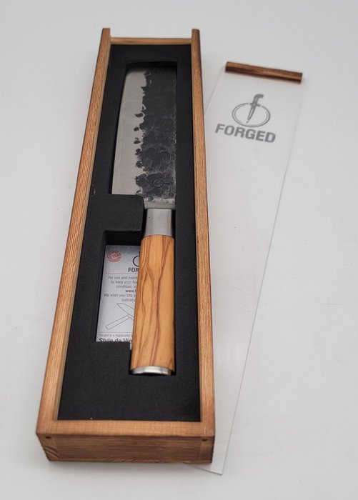 FORGED - Køkkenkniv -  L'Olive Nakiri Cleaver kniv - Oliventræ - Holland - GRØNTSAGS KNIV