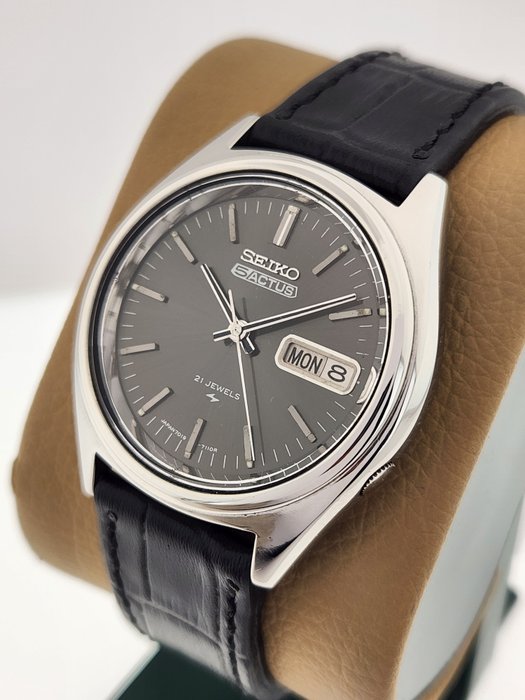 Seiko - 5 Actus - Ingen mindstepris - 7019-7430 - Mænd - 1970-1979