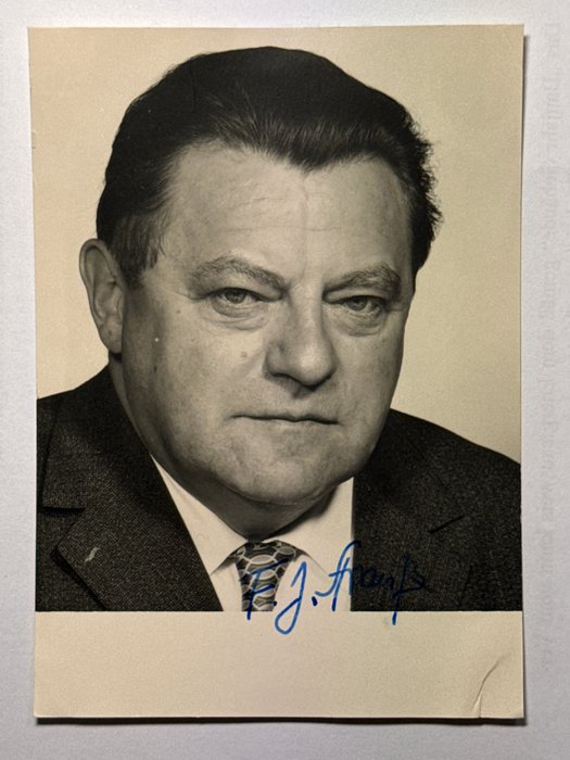 Franz Josef Strauß, Ministerpräsident von Bayern - Portraitkarte mit eigenhändiger Unterschrift - 1975