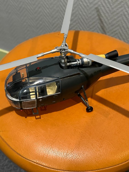 1:32 - Modelfly - Hélicoptère type Alouette 3 monoturbine