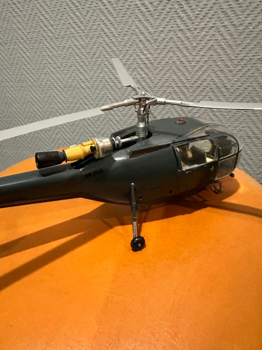 1:32 - Modelfly - Hélicoptère type Alouette 3 monoturbine