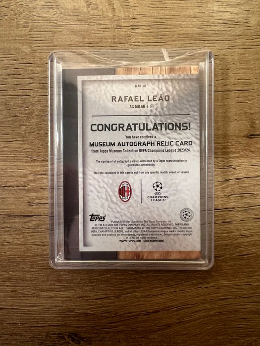 2023/24 Topps Museum Collection UEFA Rafael Leao 3-Colour Patch Auto /25 - 1 Card - Næsten så god som ny (NM)