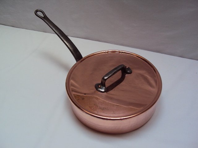 Sauteuse signée YG Villedieu 23 cm Cuivre et étain Épaisseur 2 mm Qualité Professionnelle !!! - Pande - Jern, Kobber