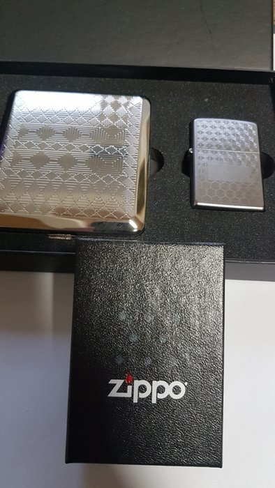 Zippo - Original Zippo Rarität Honigwaben mit Zigaretten Etui in Geschenk Box - Lighter - Chrome -  (2)