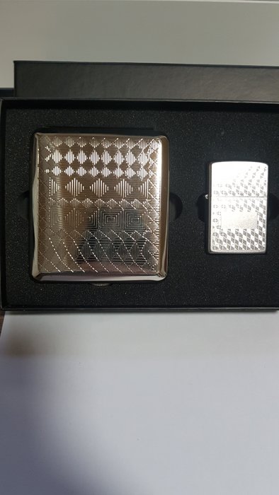 Zippo - Original Zippo Rarität Honigwaben mit Zigaretten Etui in Geschenk Box - Lighter - Chrome -  (2)