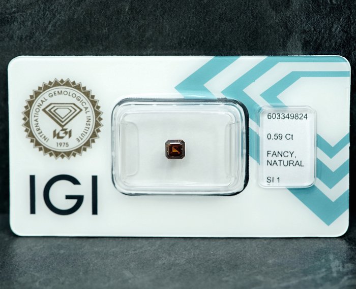 1 pcs Diamant  (Naturfarvet)  - 0.59 ct - Firkantet med slebne hjørner - Fancy deep Orange nuance Gul - SI1 - International Gemological Institute (IGI)