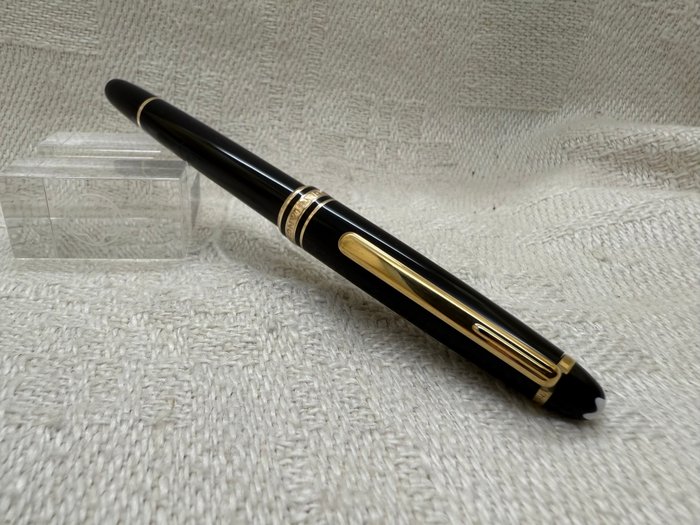 Montblanc - Meisterstück 144 Classique Black Resin  Gold - Fyldepen