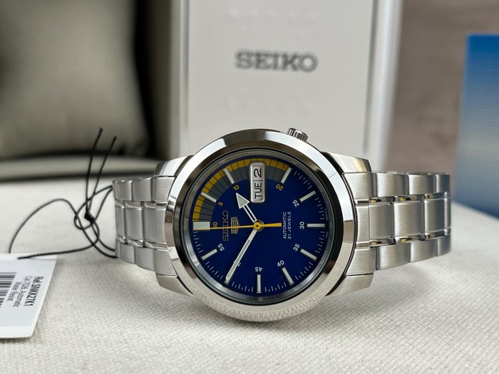 Seiko - 5 - Automatic Day Date - Ingen mindstepris - SNKK27K1 - Mænd - 2011-nu