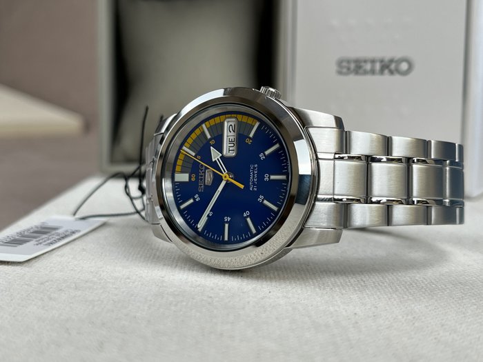 Seiko - 5 - Automatic Day Date - Ingen mindstepris - SNKK27K1 - Mænd - 2011-nu