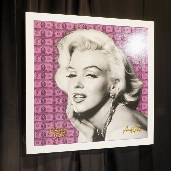 "Marvellous Marilyn n 6 " - Digital Art Work on Canvas - Exclusive 3/10 Worlwide  -Artist Andy Pop - - Art Work Size  85 x 85  cm - Luxury Wooden Framed  - Signed by The Artist  Original Certificate - 100% New items. - Secure Shipping on Museum Box