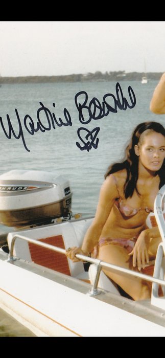 James Bond 007: Thunderball - Signed and Kissed by Martine Beswick (Paula)