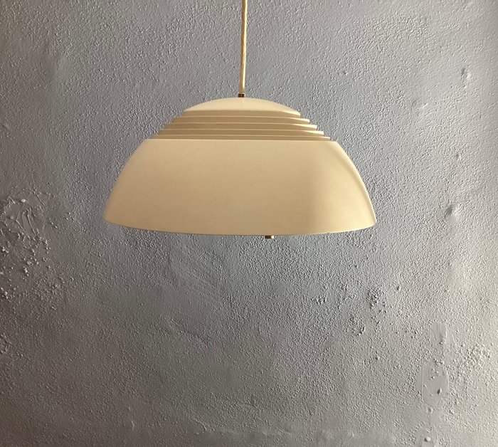 Louis Poulsen - Arne Jacobsen - Lampe - AJ Royal - Metal