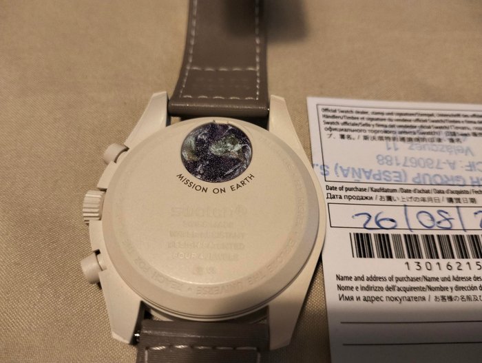 Swatch - MoonSwatch. Mission on Earth. Desert - Ingen mindstepris - SO33T103 - Unisex - 2010-2020