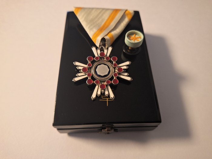 Japan - Medalje - Order Of The Sacred Treasure 5th Class