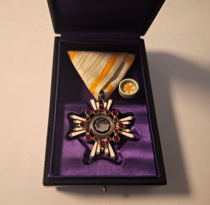 Japan - Medalje - Order Of The Sacred Treasure 5th Class