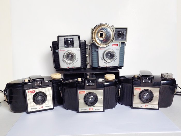 Kodak Brownie, 3 uit Engeland en 2 uit USA Boks kamera