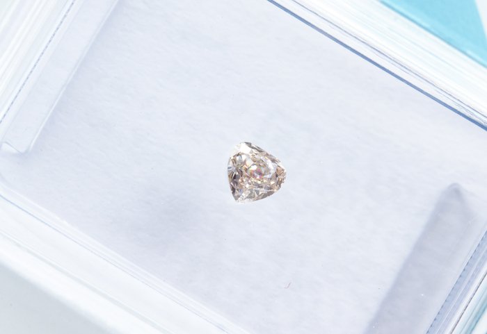 Ingen mindstepris - 1 pcs Diamant  (Naturfarvet)  - 0.12 ct - Pære - Fancy light Rosa Brun - SI2 - International Gemological Institute (IGI)