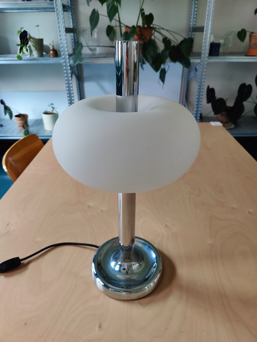 Egon Hillebrand, Hillebrand - Bordlampe - 7337-321 - Forkromet, Glas, Metal - Vintage bordlampe