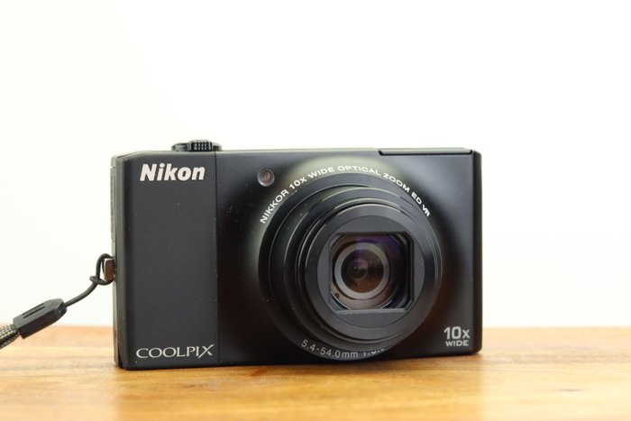 Nikon Coolpix S8000 Digitalkamera