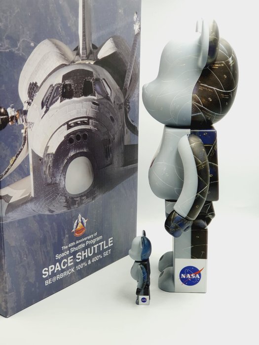 Medicom Toy x Nasa - Be@rbrick 100%  400% Space Shuttle Program (NASA) bearbrick 2021