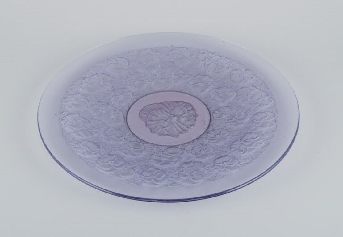 René Lalique style Colossal bowl with flower motifs in purple art glass