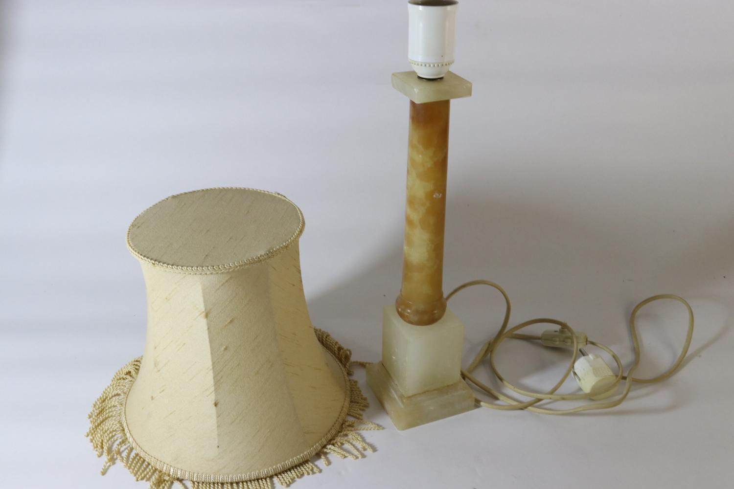 TABLE LAMP Alabaster - shade included