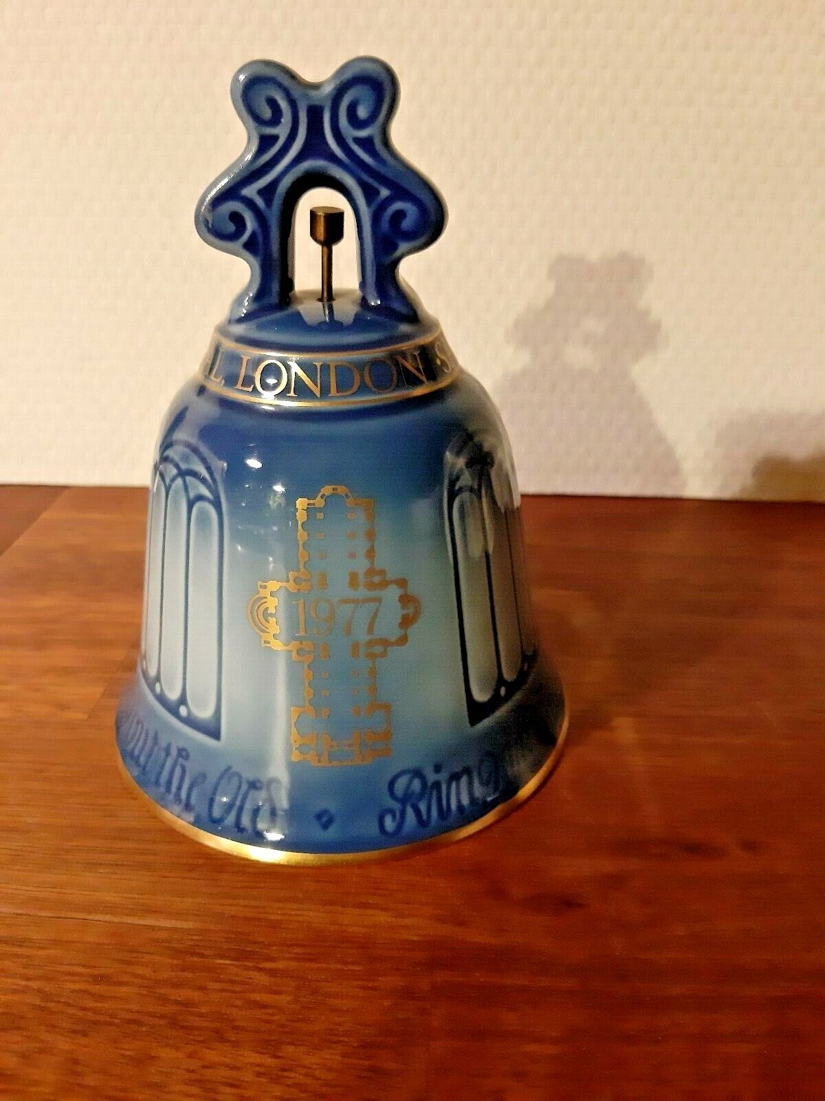 1977 Annual New Year Bell BING & GRONDAHL Royal Copenhagen Saint Pauls Cathedral