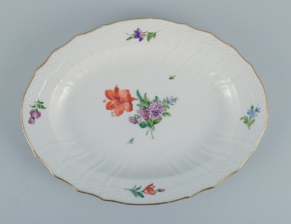 Royal Copenhagen Saxon Flower Oval serving dish in hand-painted porcelain