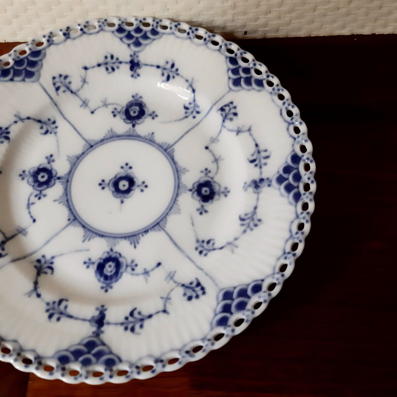 ANTIQUE Plate 145 cm BLUE FLUTED FULL LACE # 1-1088 Royal Copenhagen 1898-1923