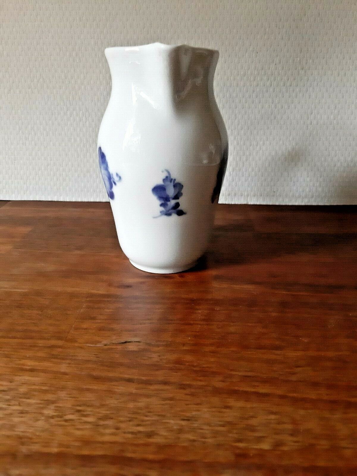 OLD Milk Jug BLUE FLOWER BRAIDED 1923 - 1928 Royal Copenhagen # 10-8143 Fact 2