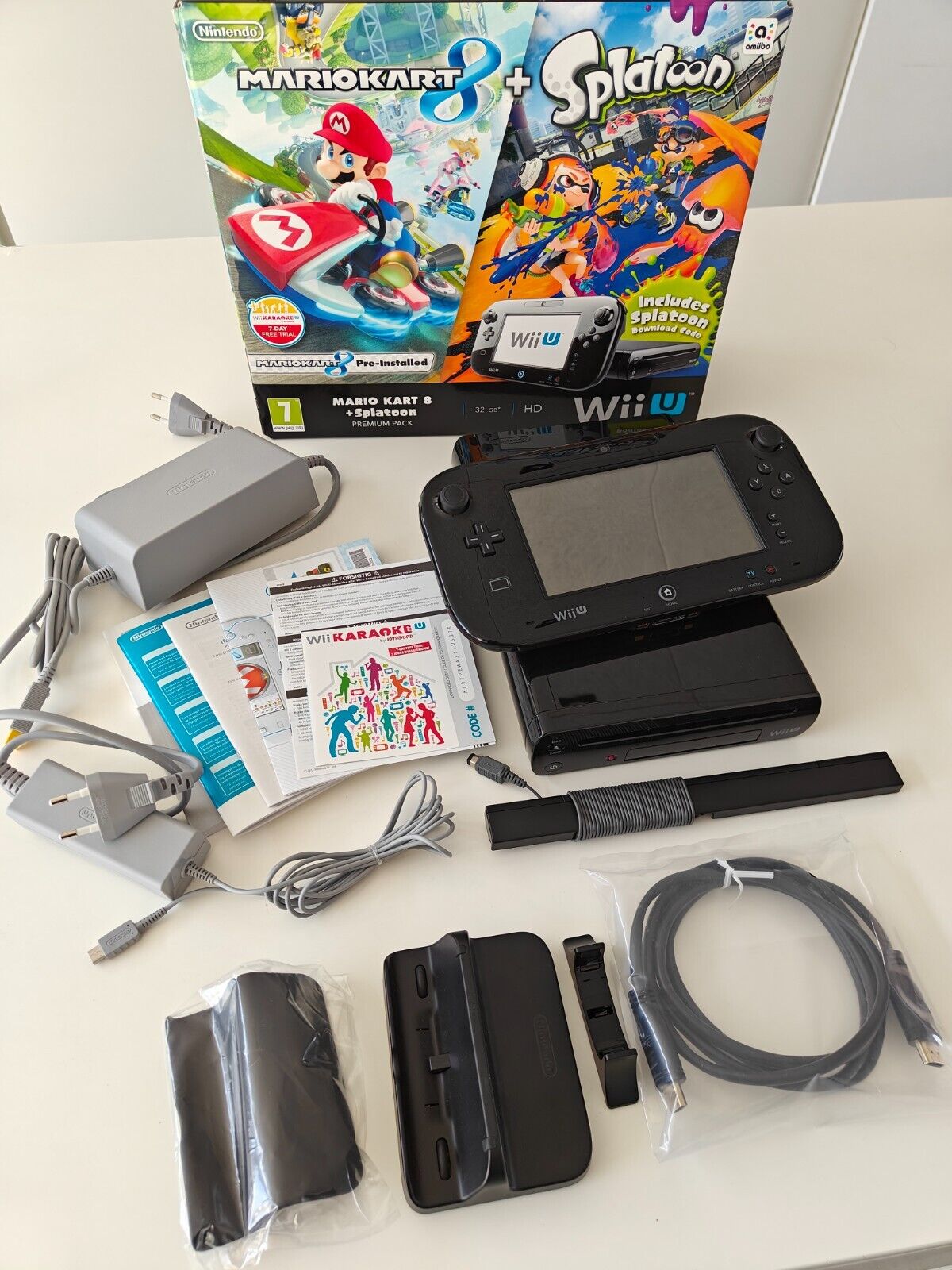 Nintendo Wii U 32GB Premium Pack (Mario Kart 8 + Splatoon)