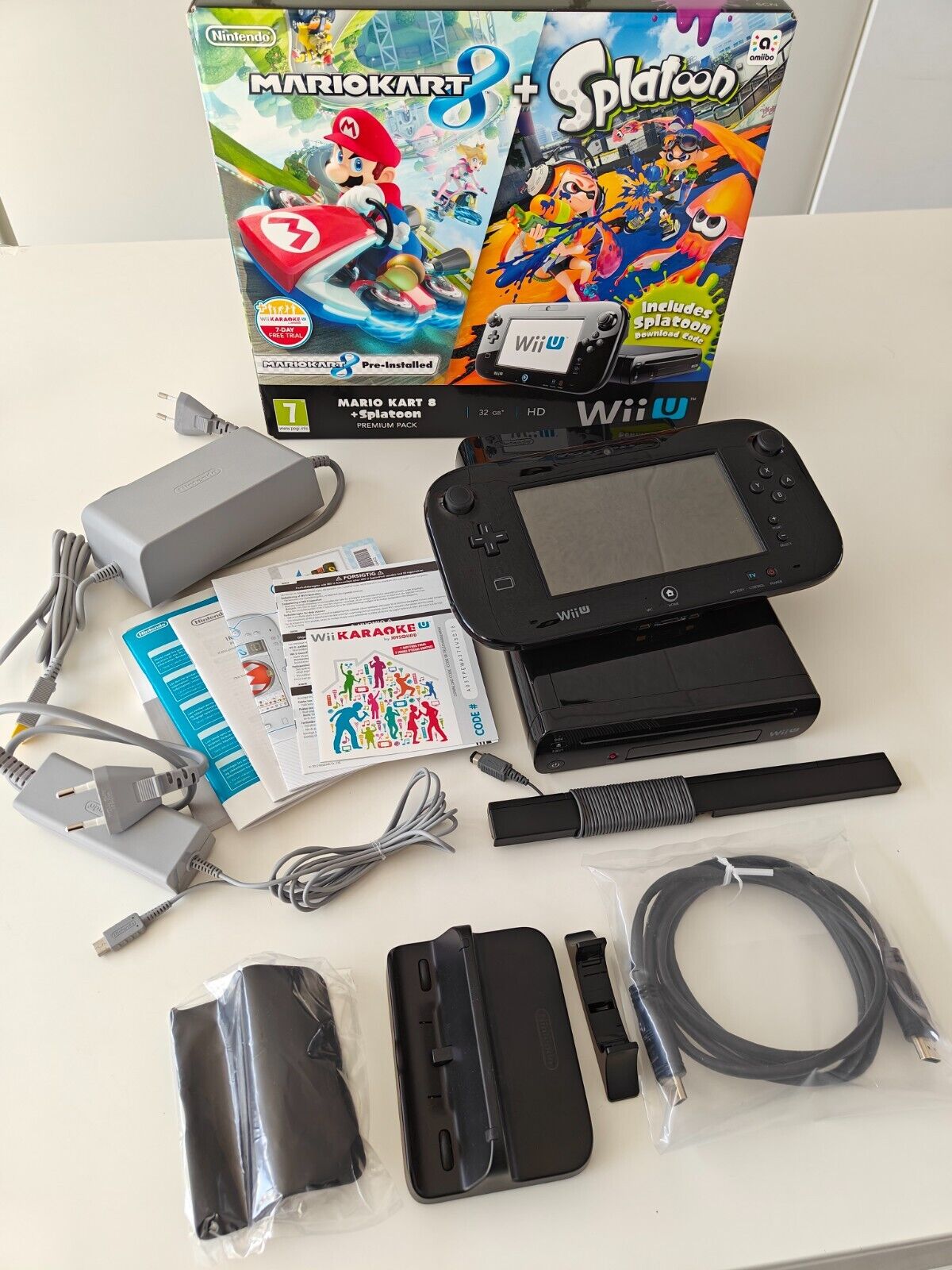 Nintendo Wii U 32GB Premium Pack (Mario Kart 8 + Splatoon)