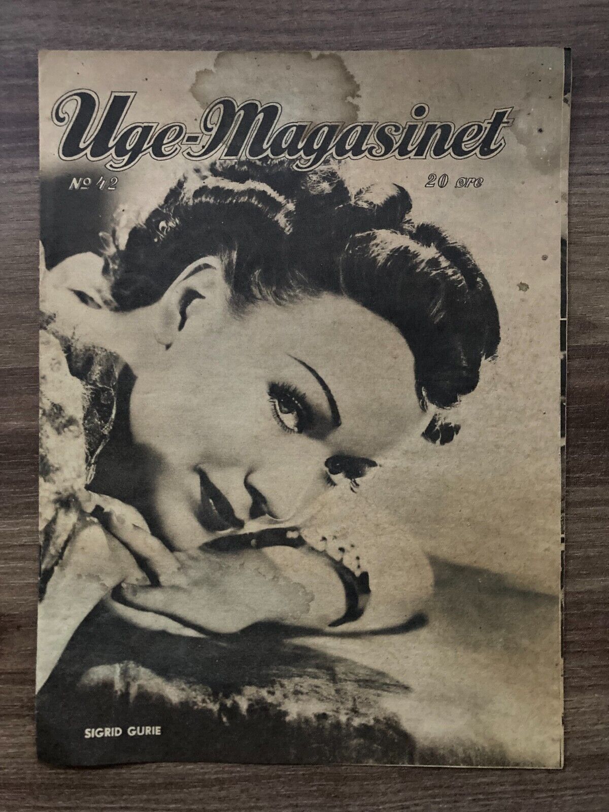 Sigrid Gurie Front Cover 1940s Complete Antique Danish Magazine "Uge-Magasinet"