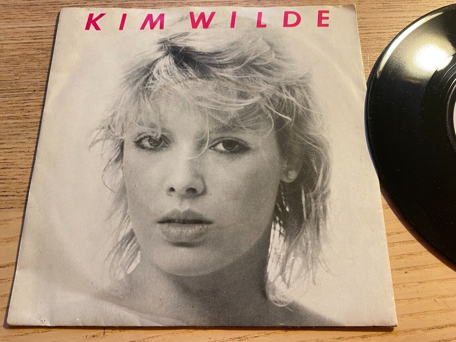 KIM WILDE "KIDS IN AMERICA /TUNING IN TUNING ON" 1981 RAK GERMANY ST 45 7" VINYL