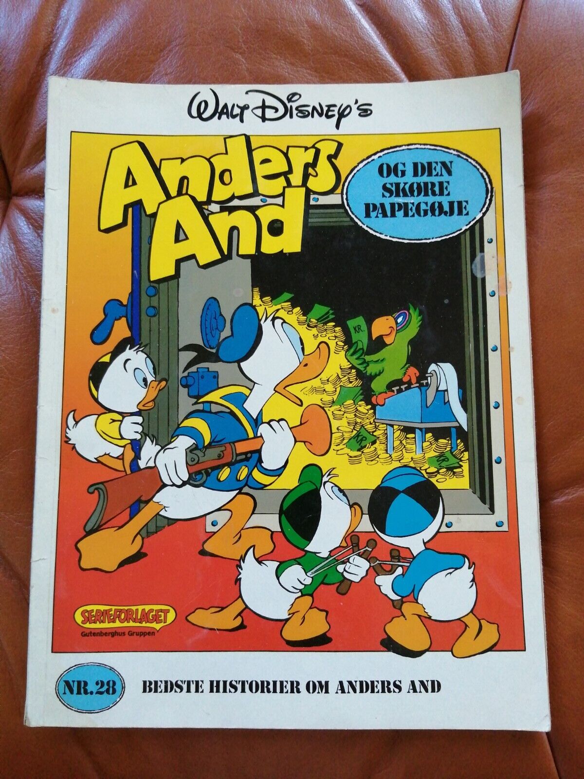 Danish comic book"ANDERS AND og Den Skøre Papegøje" 1983