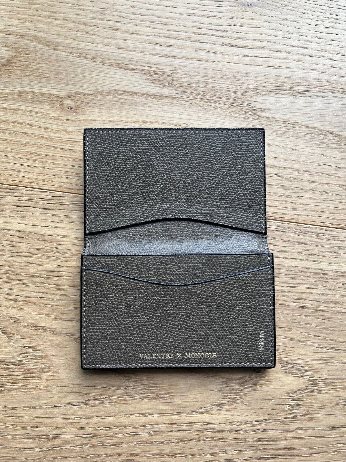 rare limited edition valextra x monocle cardholder unisex