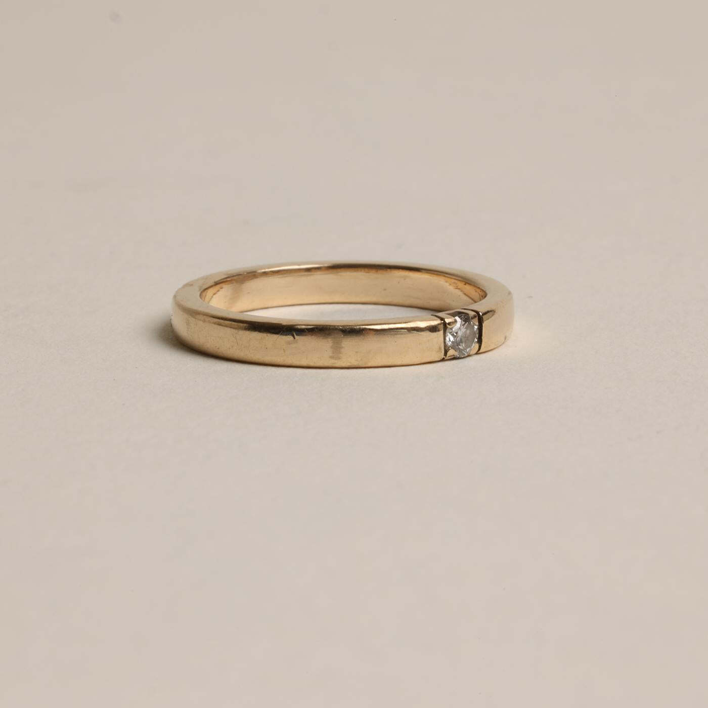 Ring with diamond (004 ct) in 14K Gold size 5 | Vintage Solid Gold