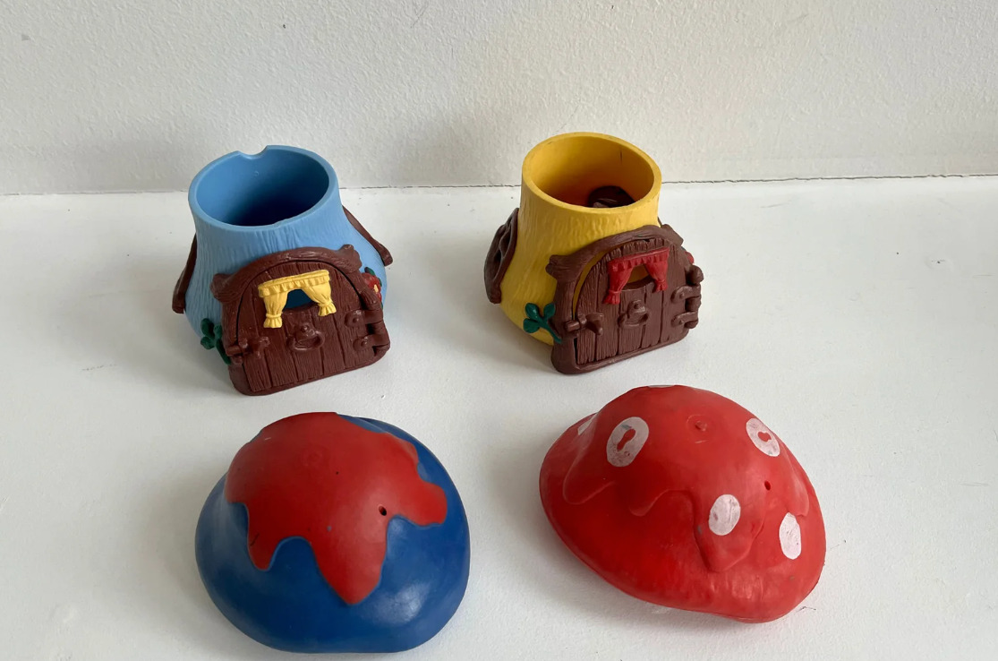 Pair of '78 Sleich Peyo Smurf mushroom houses vintage