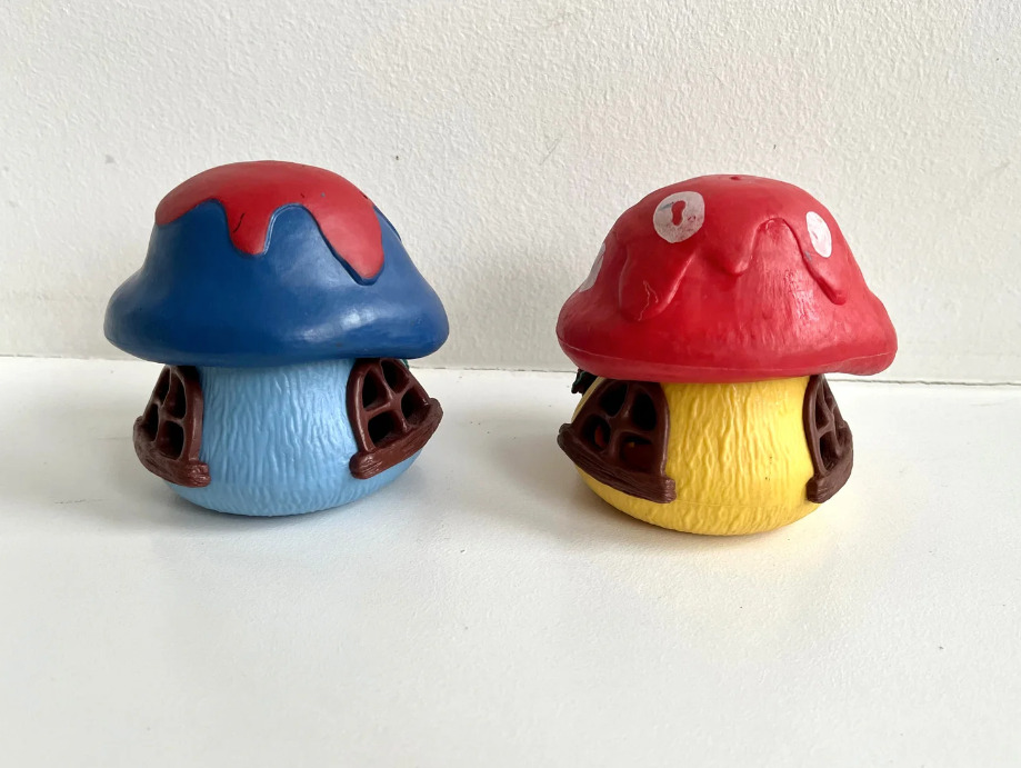 Pair of '78 Sleich Peyo Smurf mushroom houses vintage