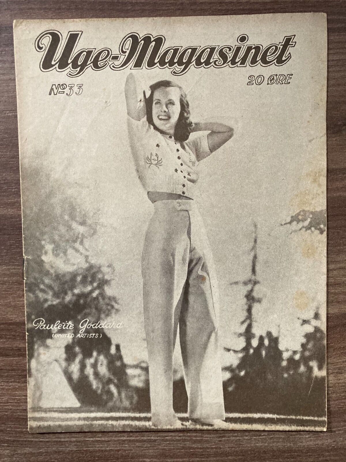 Paulette Goddard on Cover 1940s Complete Antique Danish Magazine "Uge-Magasinet"