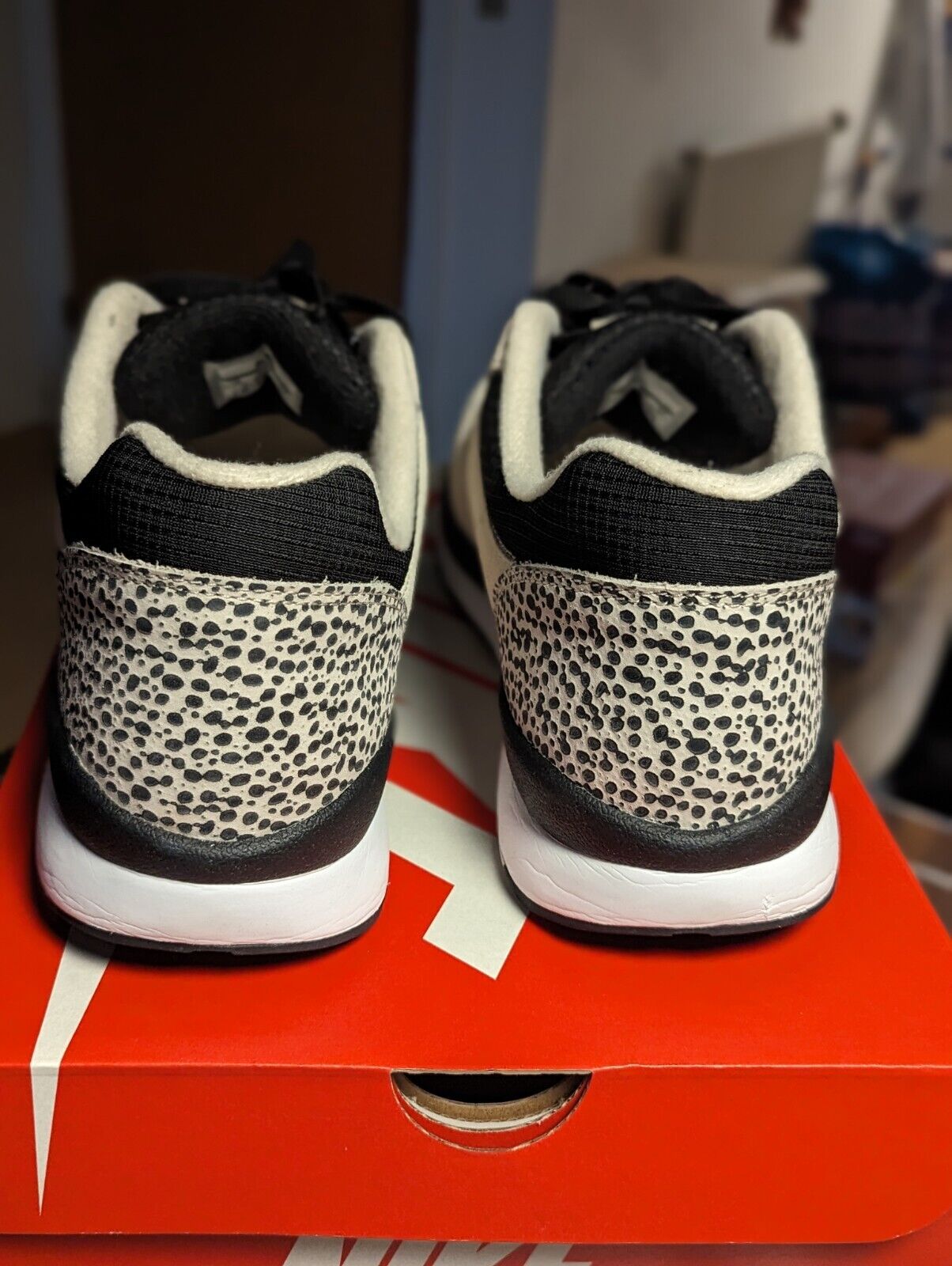 Nike Air Safari - Light Cream Black  White - US 10