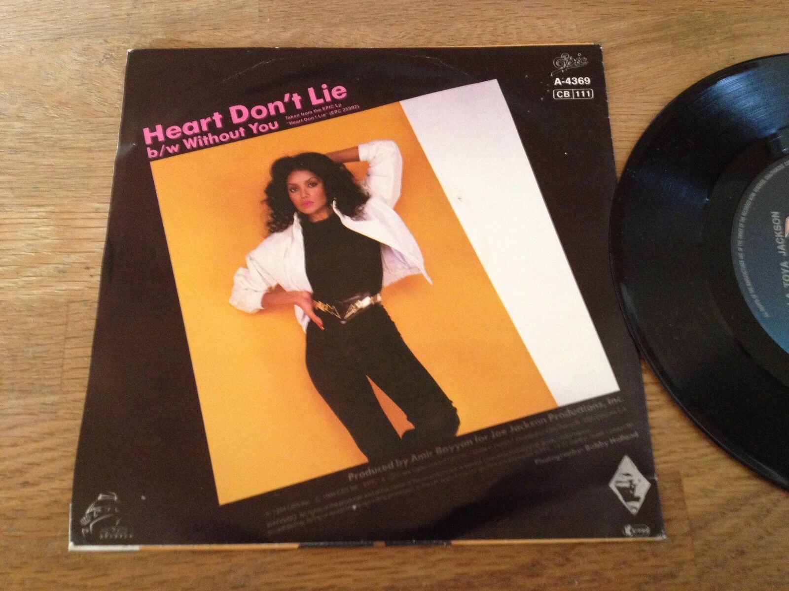 LA TOYA JACKSON "HEART DON´T LIE / WITHOUT YOU" EPIC RECORDS 1984 DUTCH PRESSING