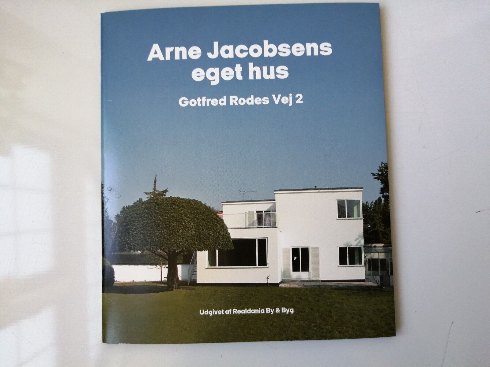 Danish bookletARNE JACOBSEN's Own HouseRare booklet from 201724 pages