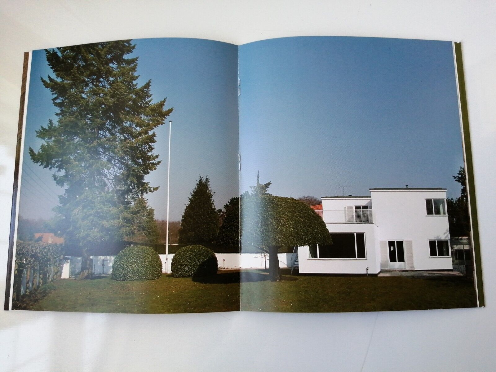 Danish bookletARNE JACOBSEN's Own HouseRare booklet from 201724 pages