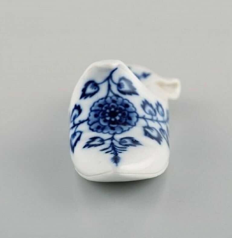 Meissen Germany Antique miniature slipper in hand-painted porcelain 19th C