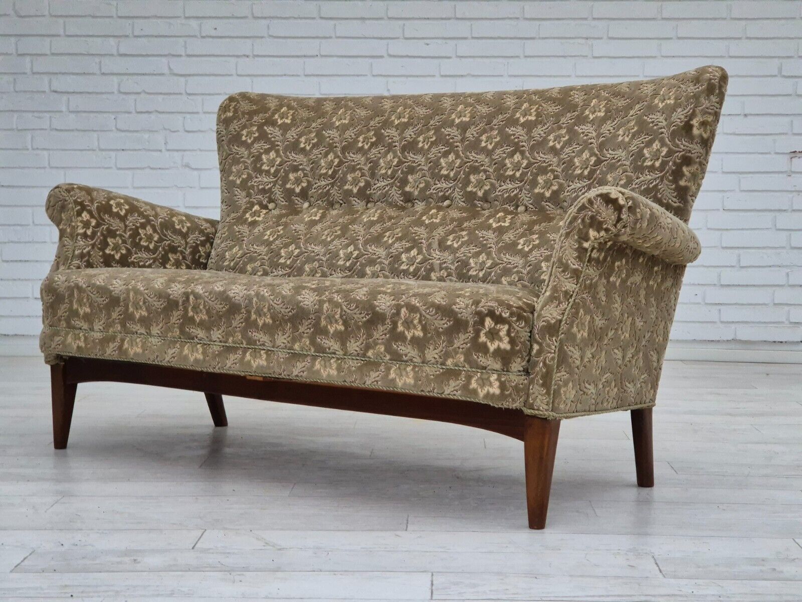 1960s Danish 2 seater sofa by Fritz Hansen very good condition velour