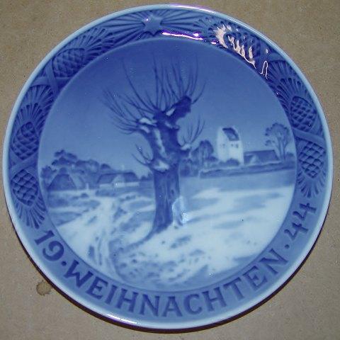 Royal Copenhagen Christmas Plate from 1944 with German inscription "Weihnachten"