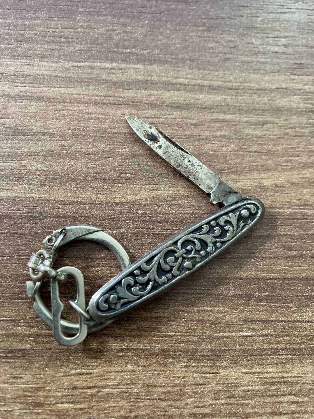 Retro Pocket Knife Keychain - Vintage Metal Key Ring