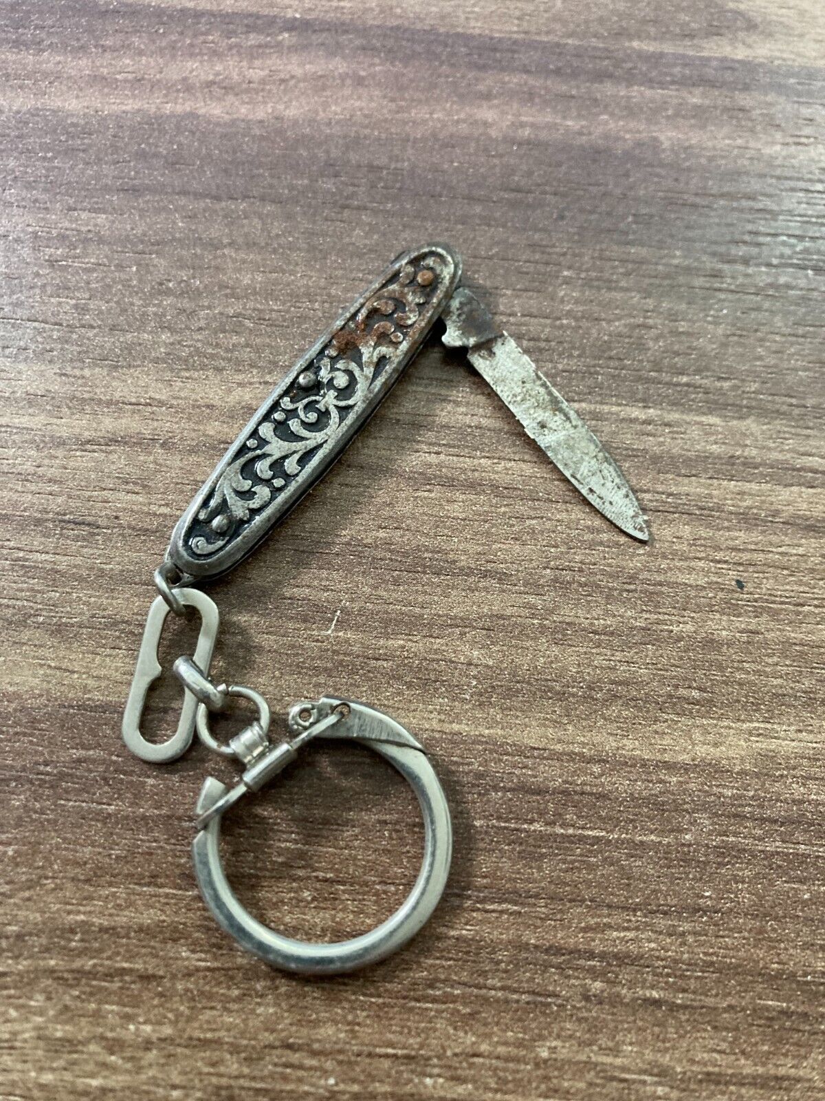 Retro Pocket Knife Keychain - Vintage Metal Key Ring